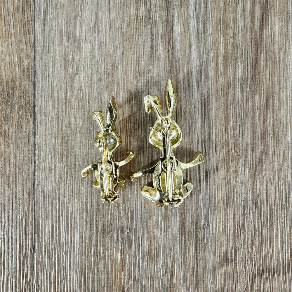 Vintage Gold Tone Bunny‎ Rabbit Brooch Set Green Eyes Yellow Art Glass Pins 2pc